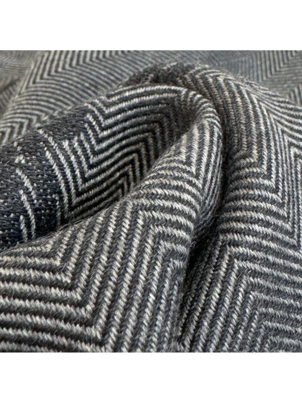 Gucci Fringe Herringbone Wool Scarf Shawl Gray Simple